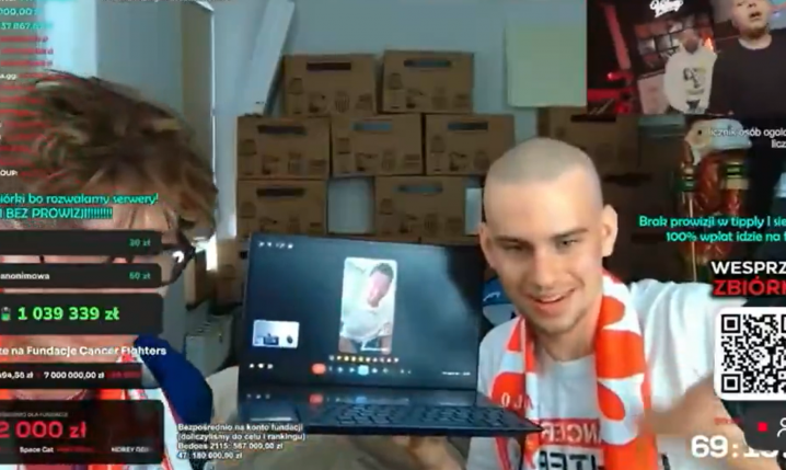 HIT! Robert Lewandowski robi 67 na streamie Łatwoganga xD [VIDEO]